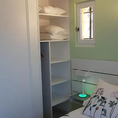 Le Malpas Kingfisher Apartment Belves